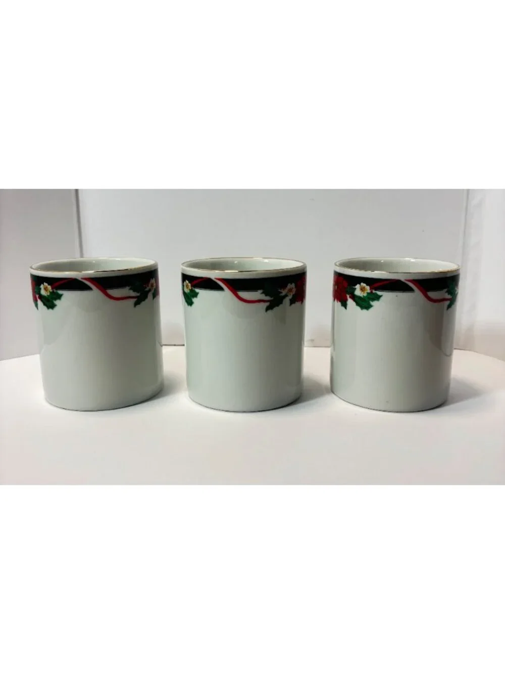 Tienshan Fine China Deck The Halls Christmas Mugs Set Of 3  Vintage 2000
